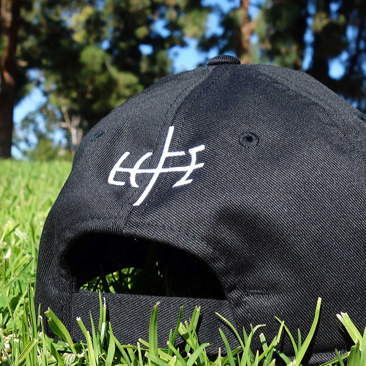 Camoulife Diamond Logo Cap — Black / Camo Undervisor (Flexfit 110)